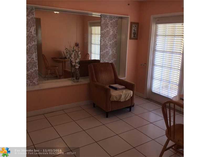 470 SW 14th Ct