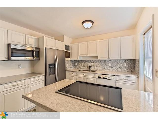 743 N Riverside Dr #7A
