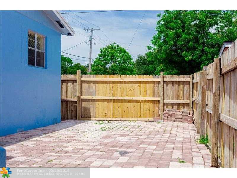 3611 NE 14th Ave, Pompano Beach FL 33064