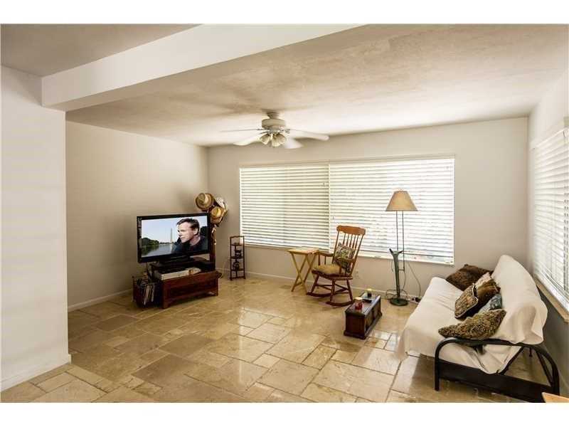 2101 NE 34th Ct Pompano Beach, FL 33064