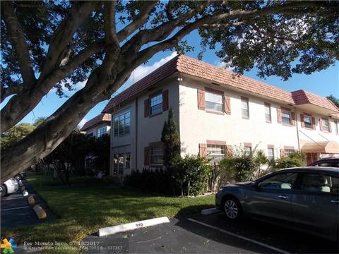 5590 Lakeside Dr #206