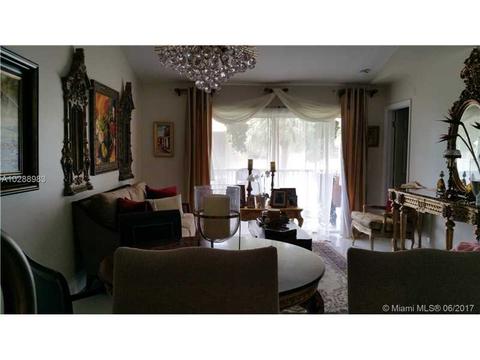 5590 Lakeside Dr #206