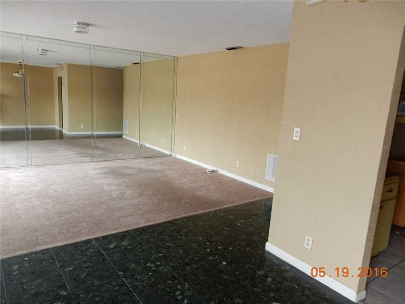 704 SW 73rd Ave #APT 37, Pompano Beach FL 33068