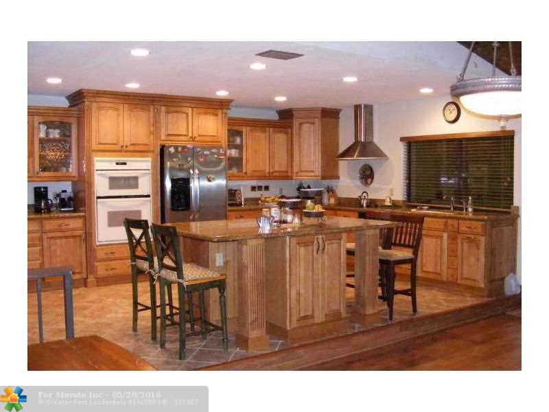 For Sale: 10375 NW 4th St Pompano Beach, FL 33071