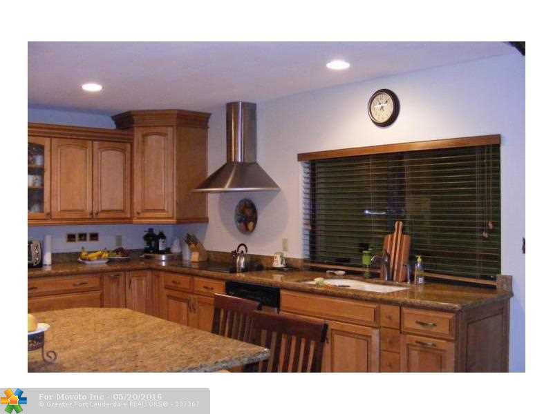 For Sale: 10375 NW 4th St Pompano Beach, FL 33071