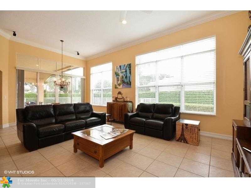 5071 NW 112th Dr, Pompano Beach FL 33076