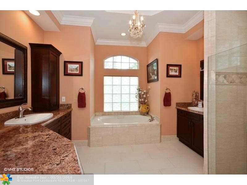 5071 NW 112th Dr, Pompano Beach FL 33076