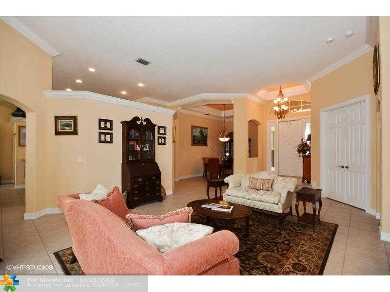 5071 NW 112th Dr, Pompano Beach FL 33076