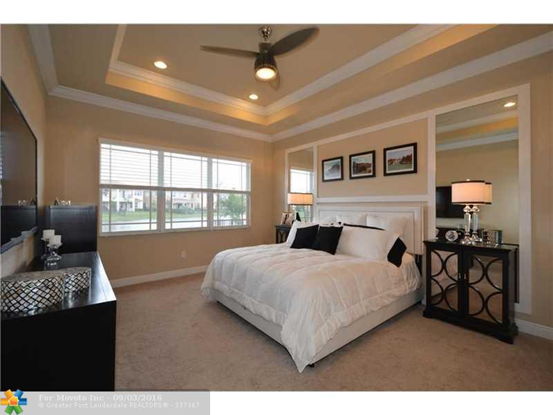 10321 Waterside Ct