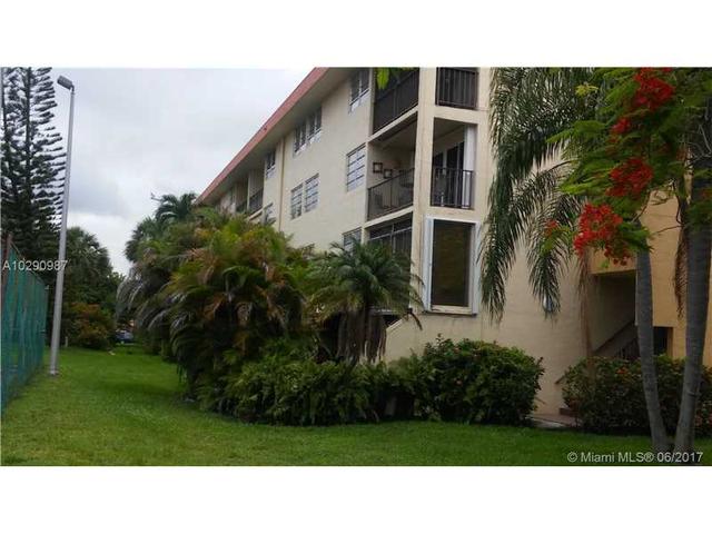 8893 Fountainebleau #202