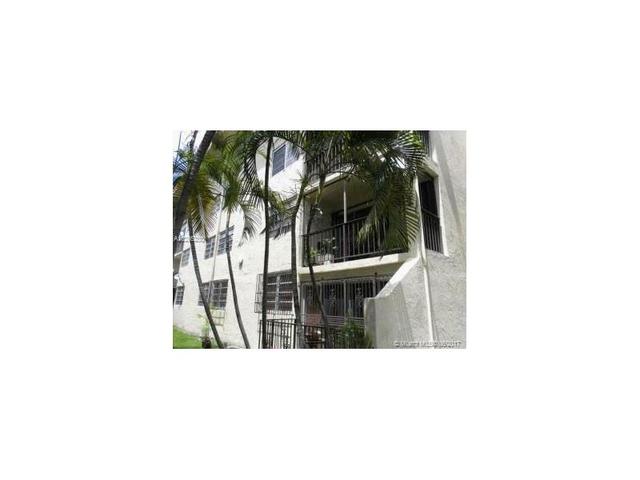8893 Fountainebleau #202