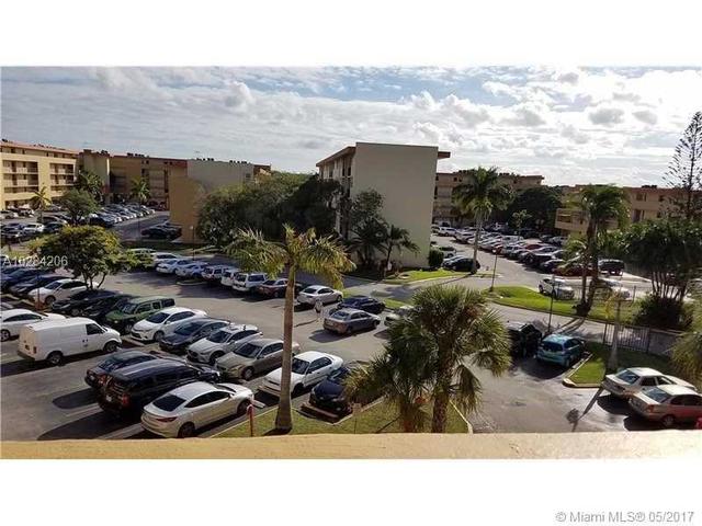 8893 Fountainebleau #202