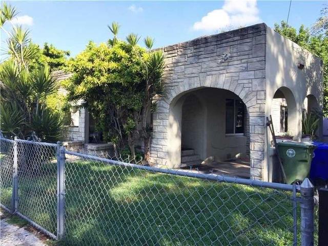 1025 NW 60th St