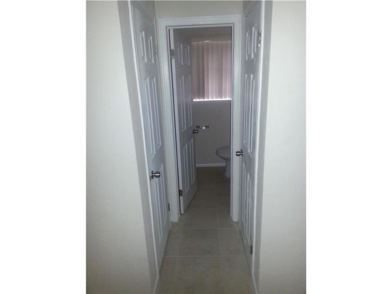 60 NW 41st St