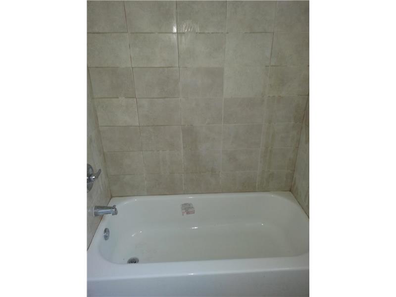 60 NW 41st St