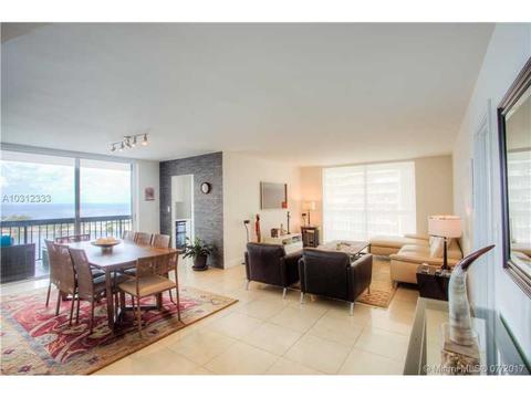 2333 Brickell Ave #211