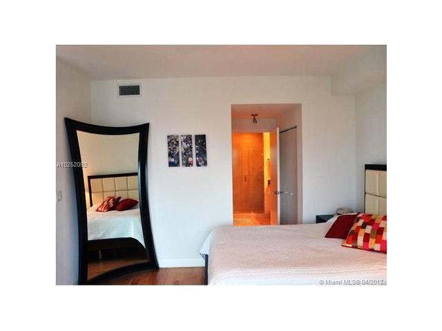 90 SW 3rd St #2113