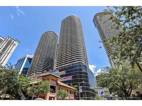 55 SW 9th St #2901