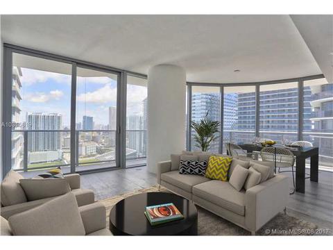 55 SW 9th St #2901