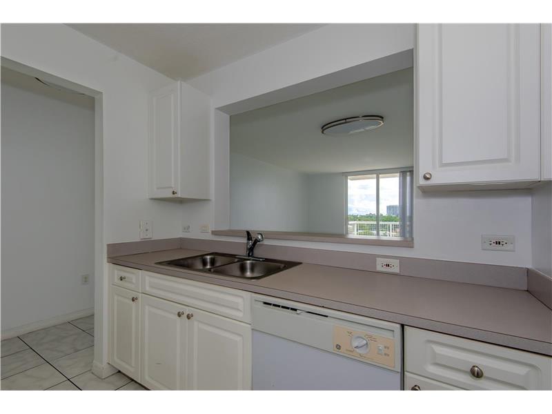 900 SW 8th St #603
