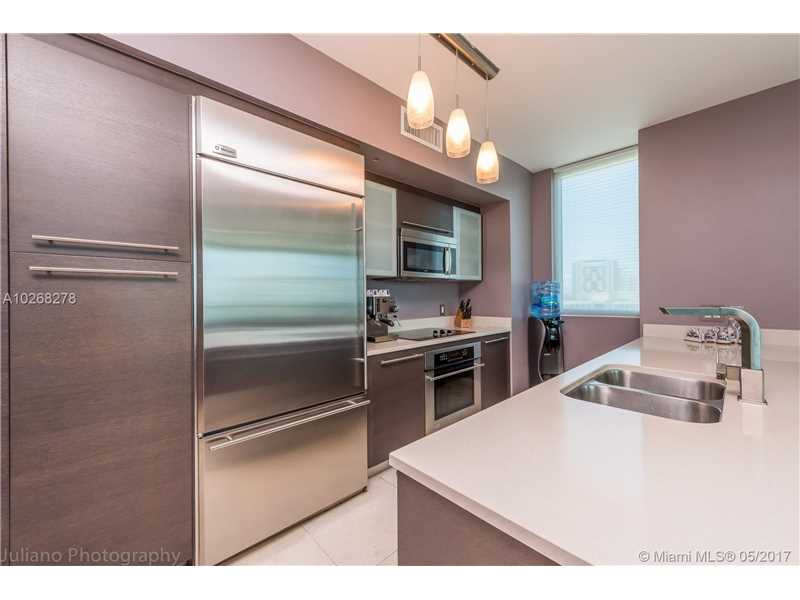 88 SW 7 St #1608