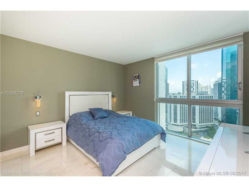 88 SW 7 St #1608
