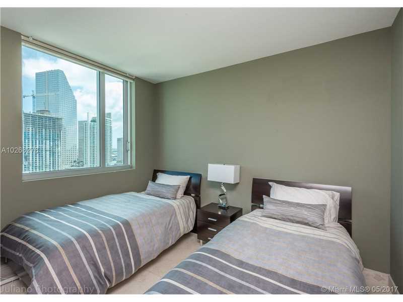 88 SW 7 St #1608