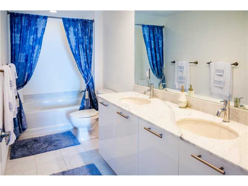 951 Brickell Ave #4007