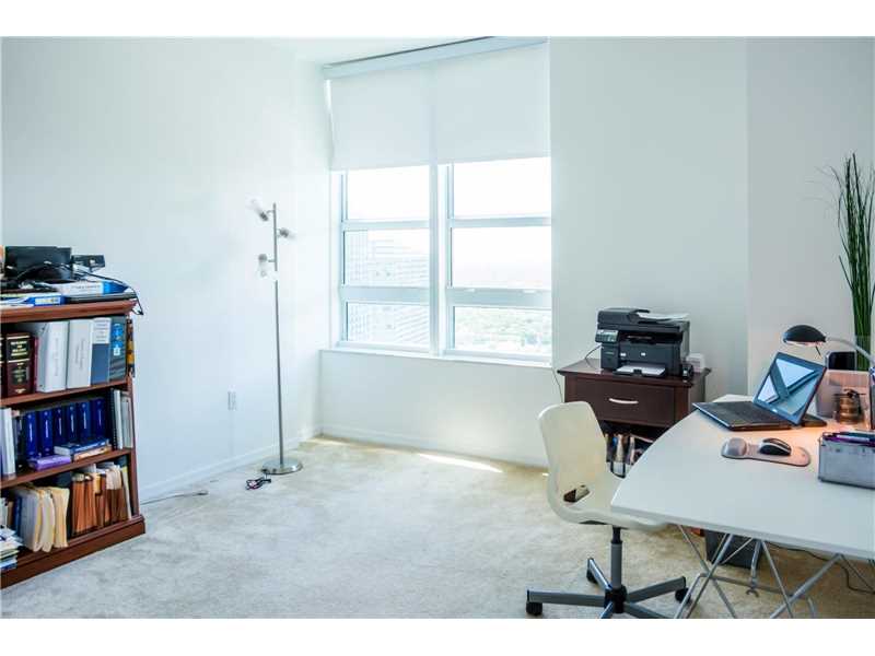 951 Brickell Ave #4007
