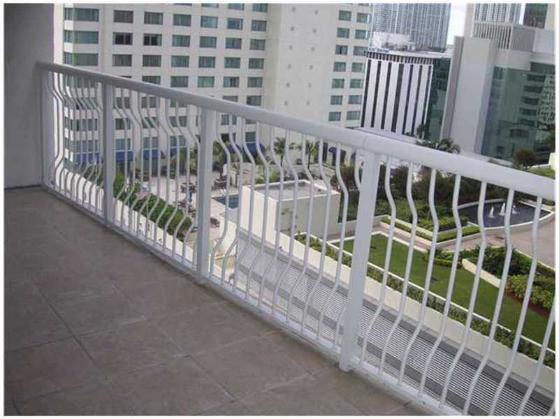 1200 Brickell Bay Dr #1720