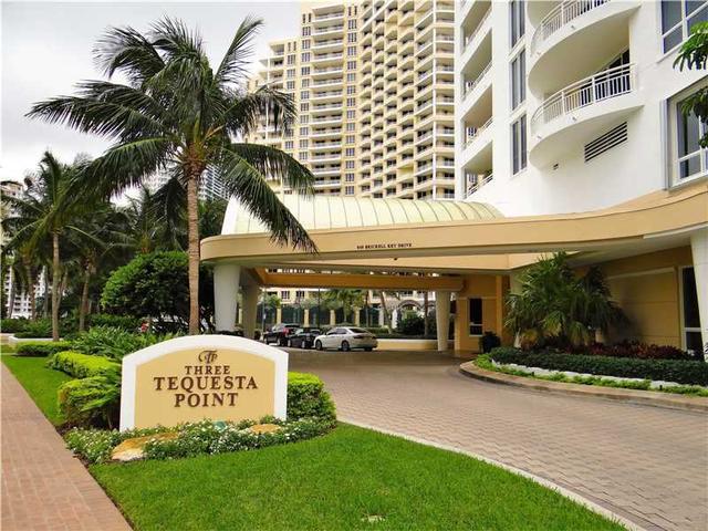 848 Brickell Key Dr #1403
