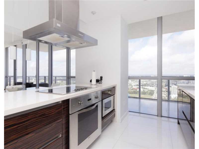 1100 Biscayne Blvd #4907