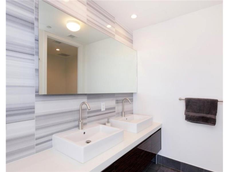 1100 Biscayne Blvd #4907
