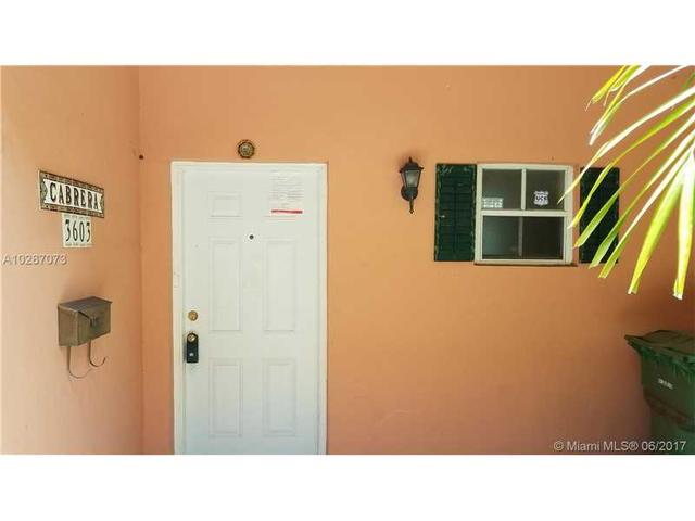 3270 SW 25th Ter