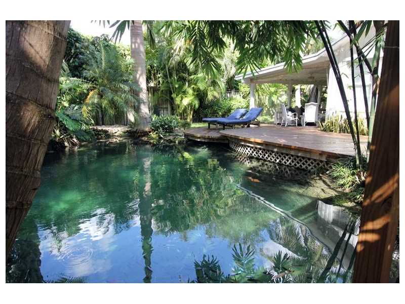 For Sale: 3729 Kumquat Ave Miami, FL 33133