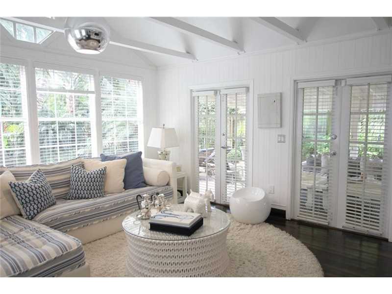 For Sale: 3729 Kumquat Ave Miami, FL 33133