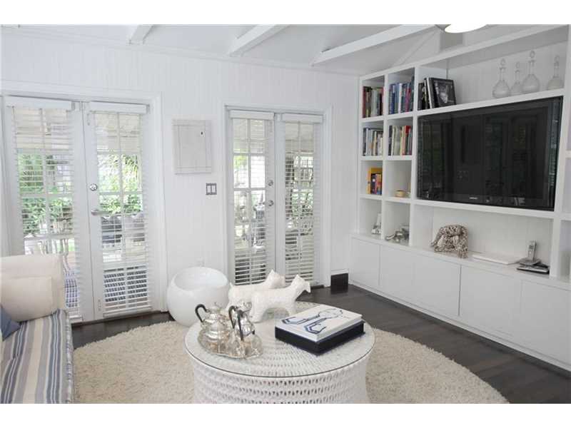 For Sale: 3729 Kumquat Ave Miami, FL 33133
