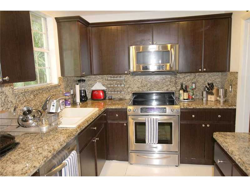 For Sale: 3729 Kumquat Ave Miami, FL 33133