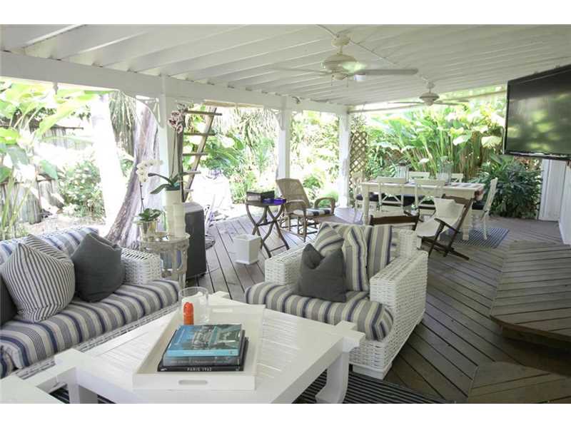For Sale: 3729 Kumquat Ave Miami, FL 33133