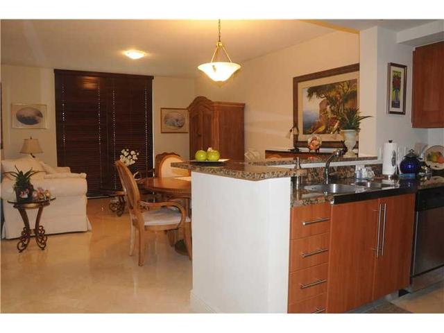 888 S Douglas Rd #812