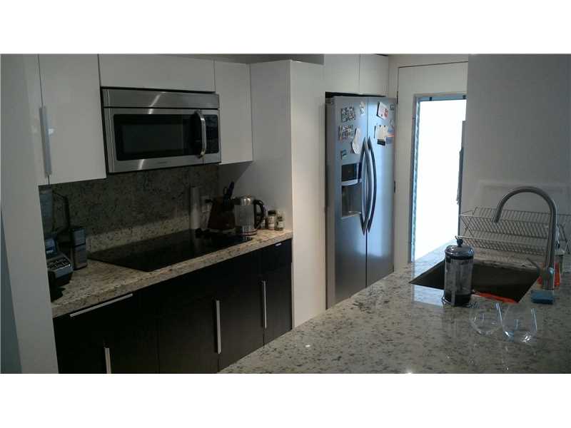 1498 Jefferson Ave #302