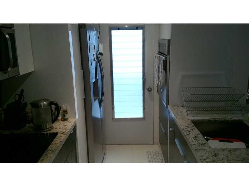 1498 Jefferson Ave #302