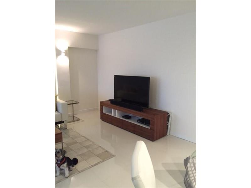 1498 Jefferson Ave #302