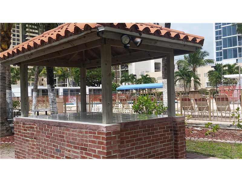 2655 Collins Ave #1812