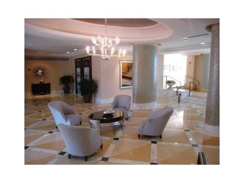 6917 Collins Ave #805