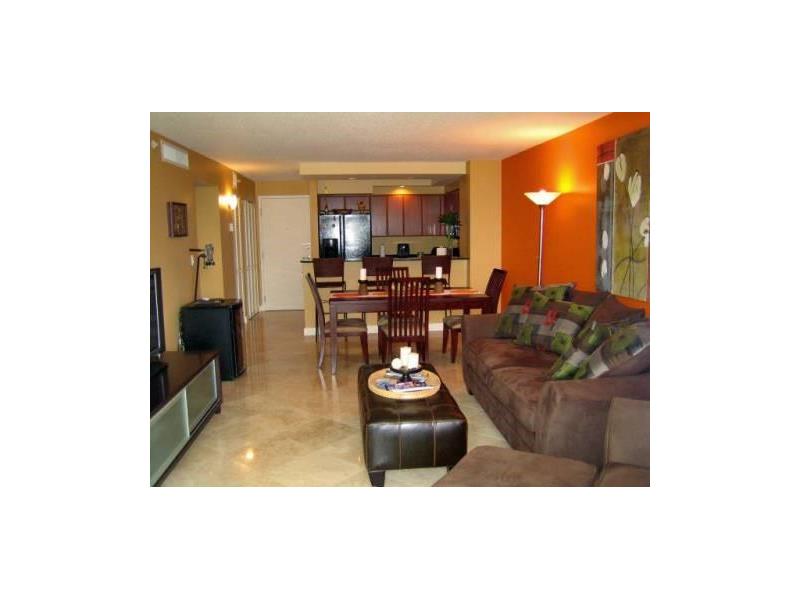 6917 Collins Ave #805