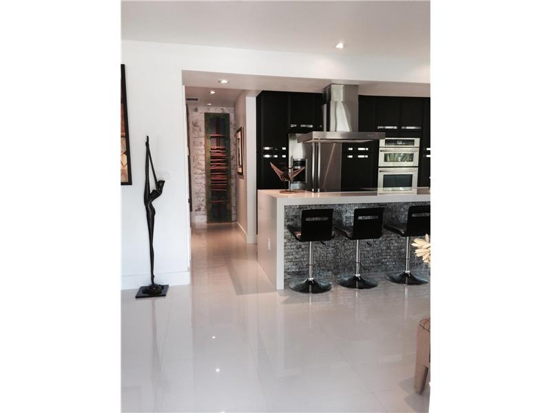 4927 Riviera Dr