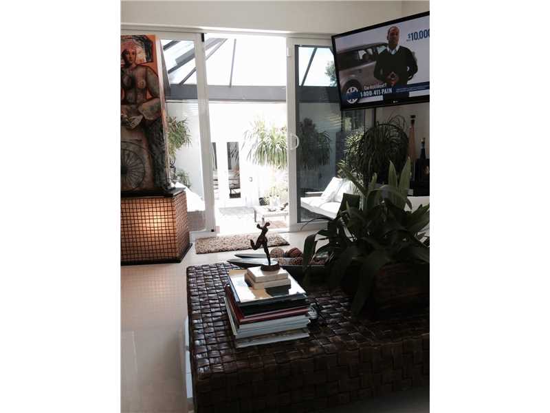 4927 Riviera Dr