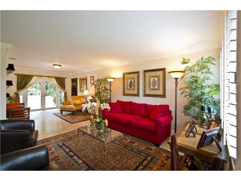 422 Luenga Ave