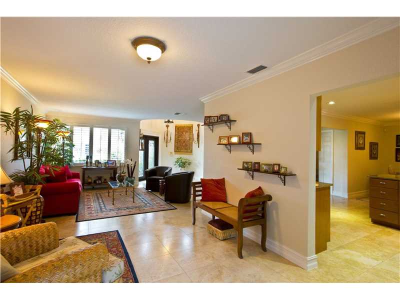 422 Luenga Ave